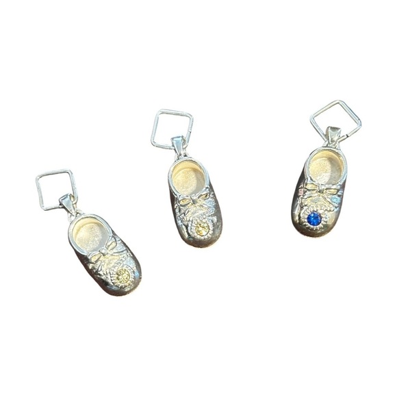 Sterling silver baby shoe pendant with clear and blue rhinestones - Picture 2 of 10